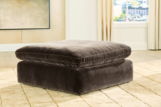 Maxton Heights Oversized Accent Ottoman - alternate view