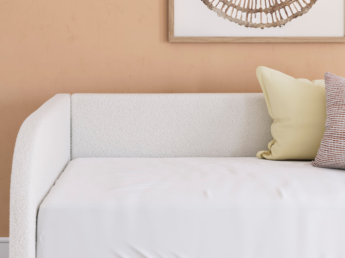 Shapella Upholstered Day Bed