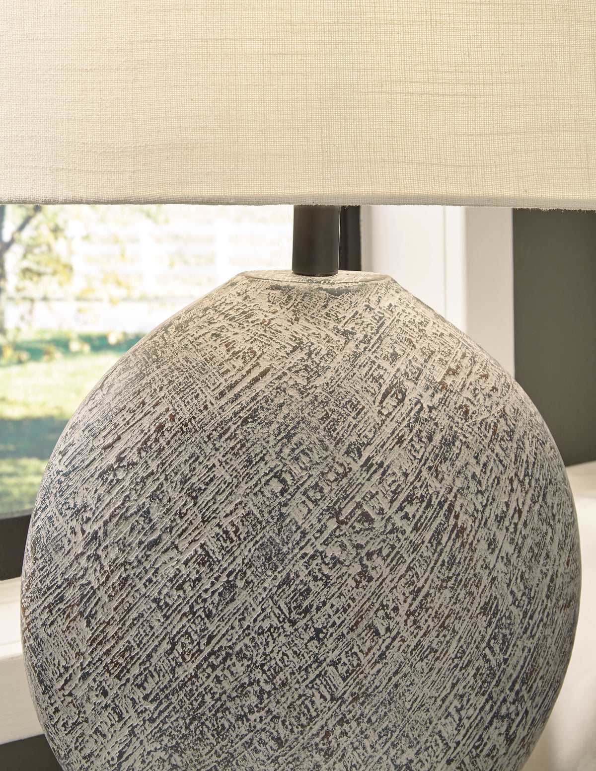 Harif Table Lamp