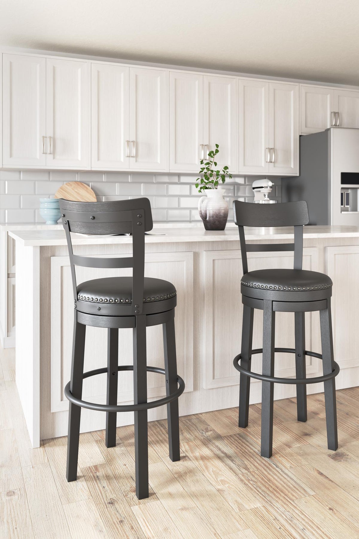 Valebeck Bar Height Upholstered Bar Stool (Set of 2)