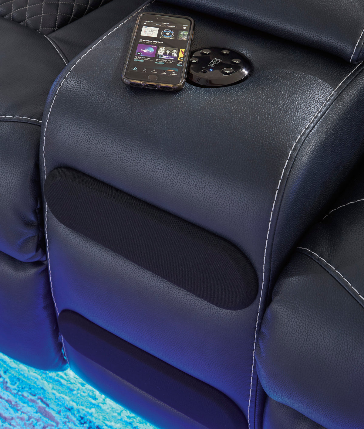 Fyne-Dyme Dual Power Reclining Loveseat with Console