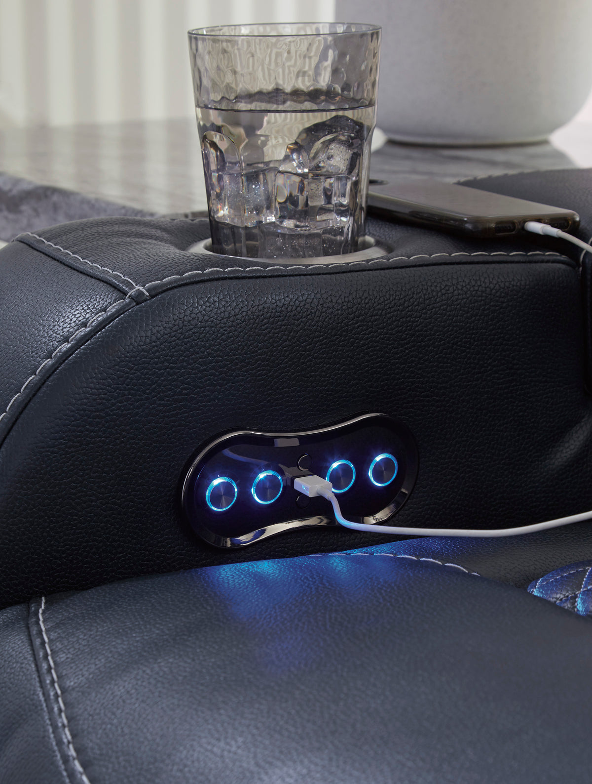 Fyne-Dyme Dual Power Reclining Loveseat with Console