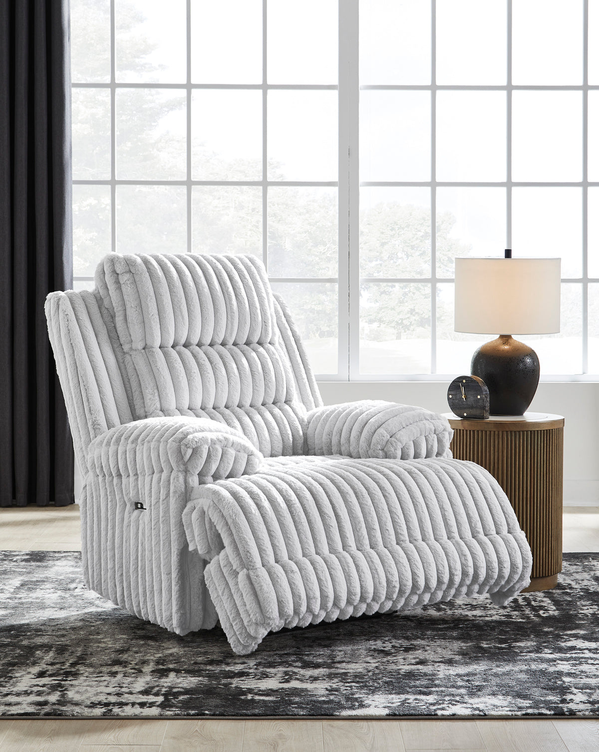 Technique Zero Wall Power Recliner