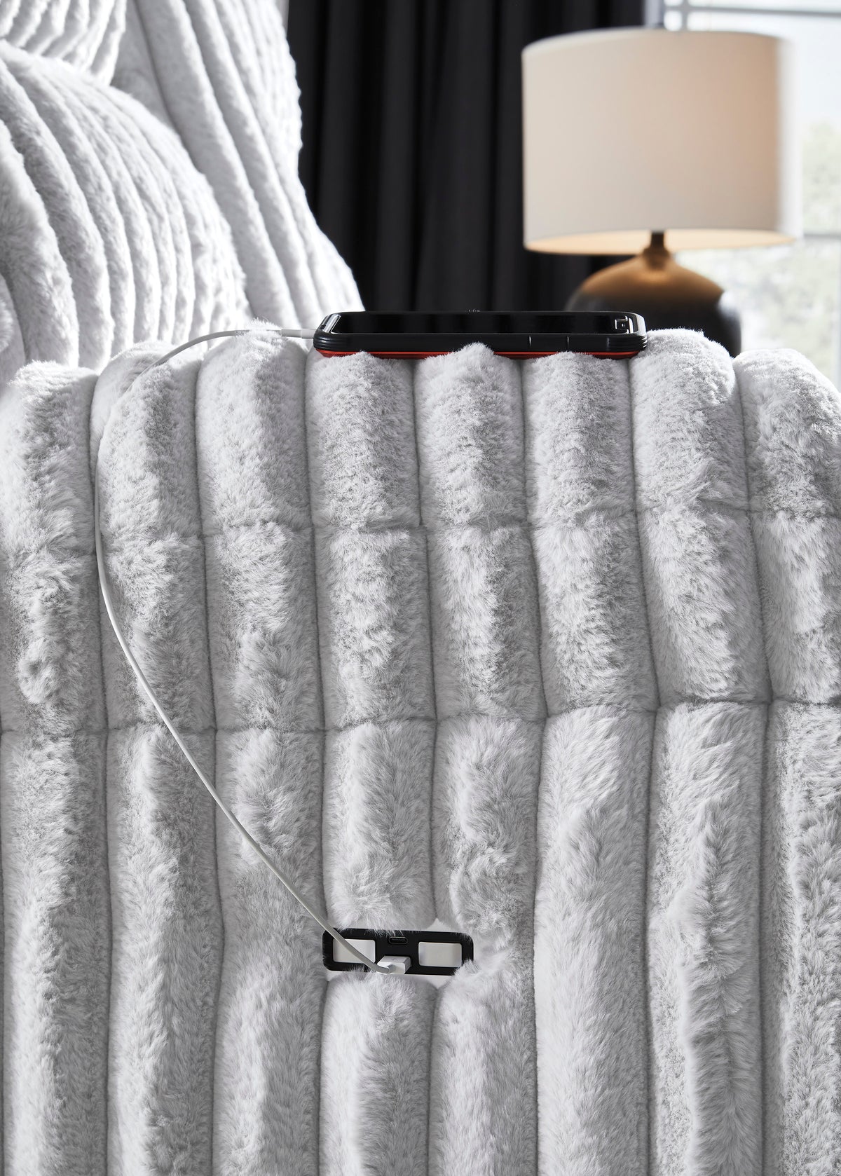 Technique Zero Wall Power Recliner