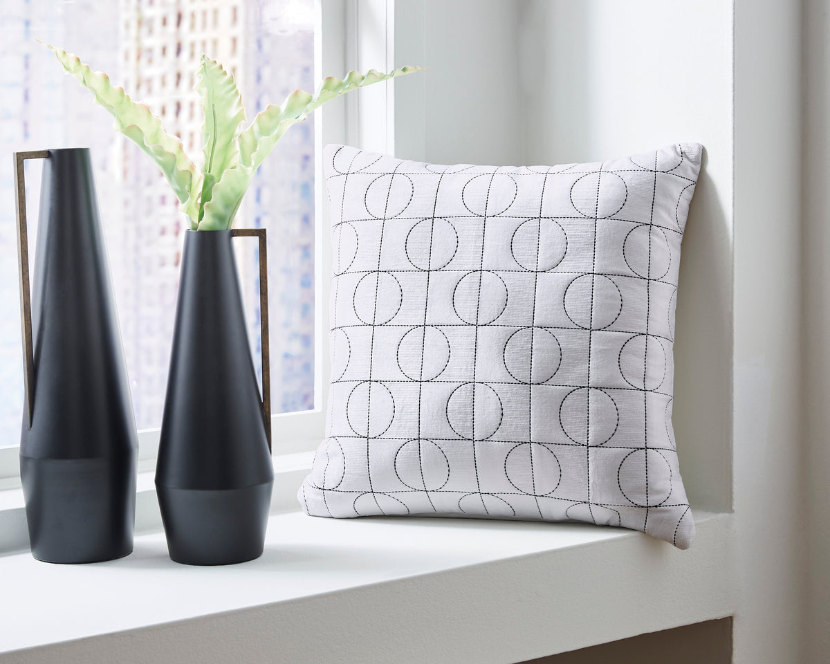 Kydner Pillow (Set of 4)