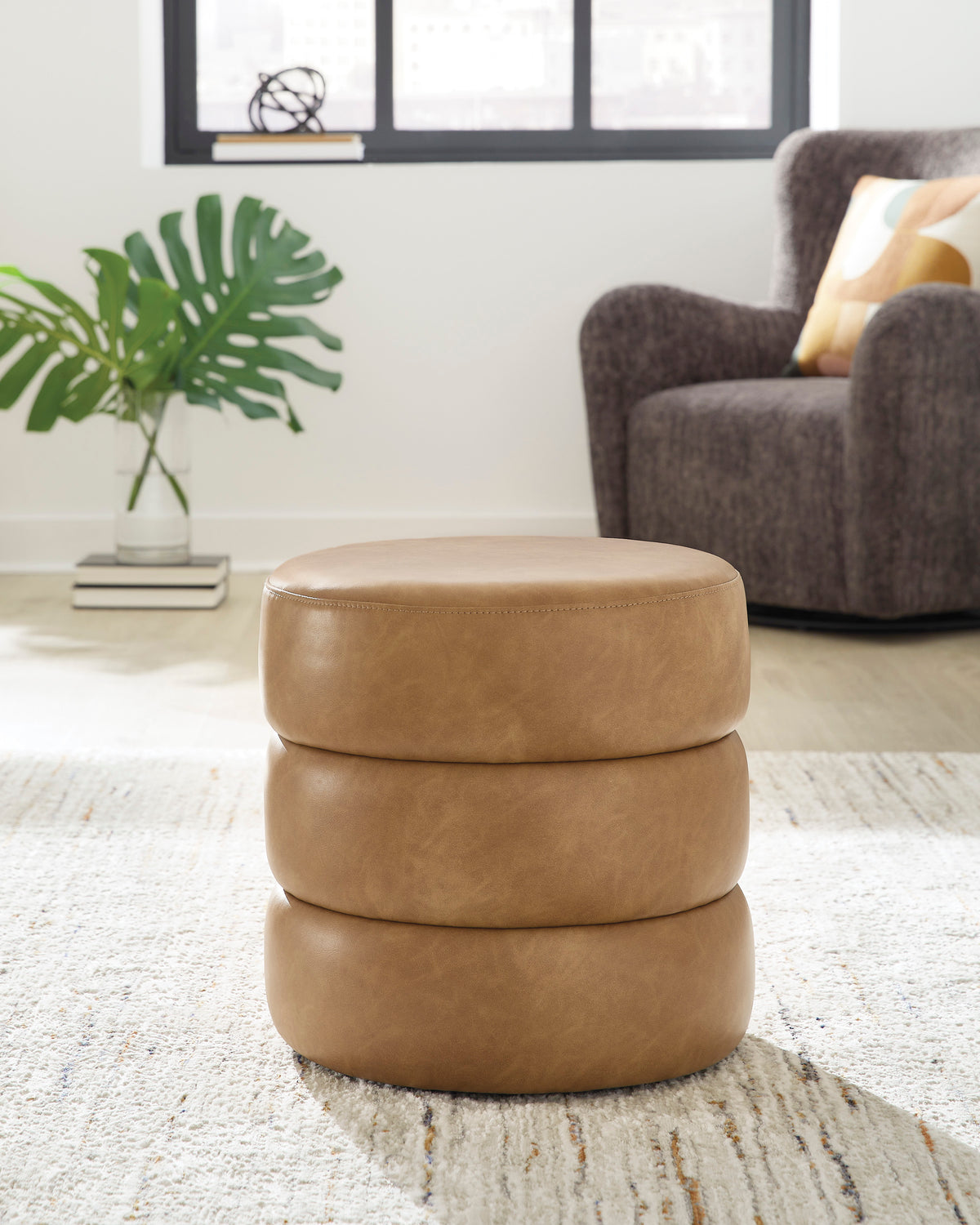Ashley Ummi Swivel Accent Ottoman