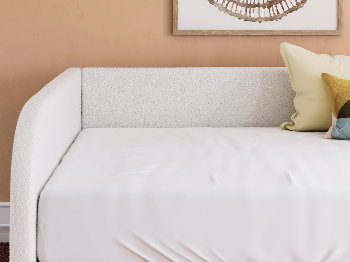 Shapella Upholstered Day Bed