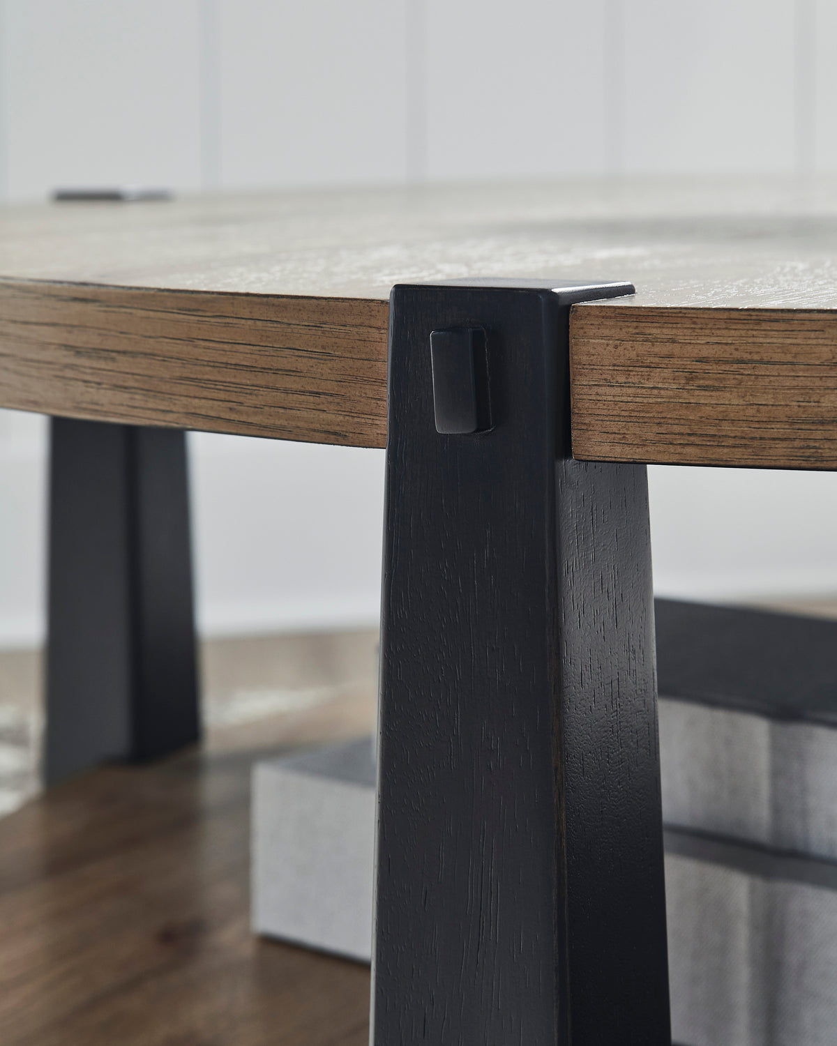 Ridgester Round Coffee Table