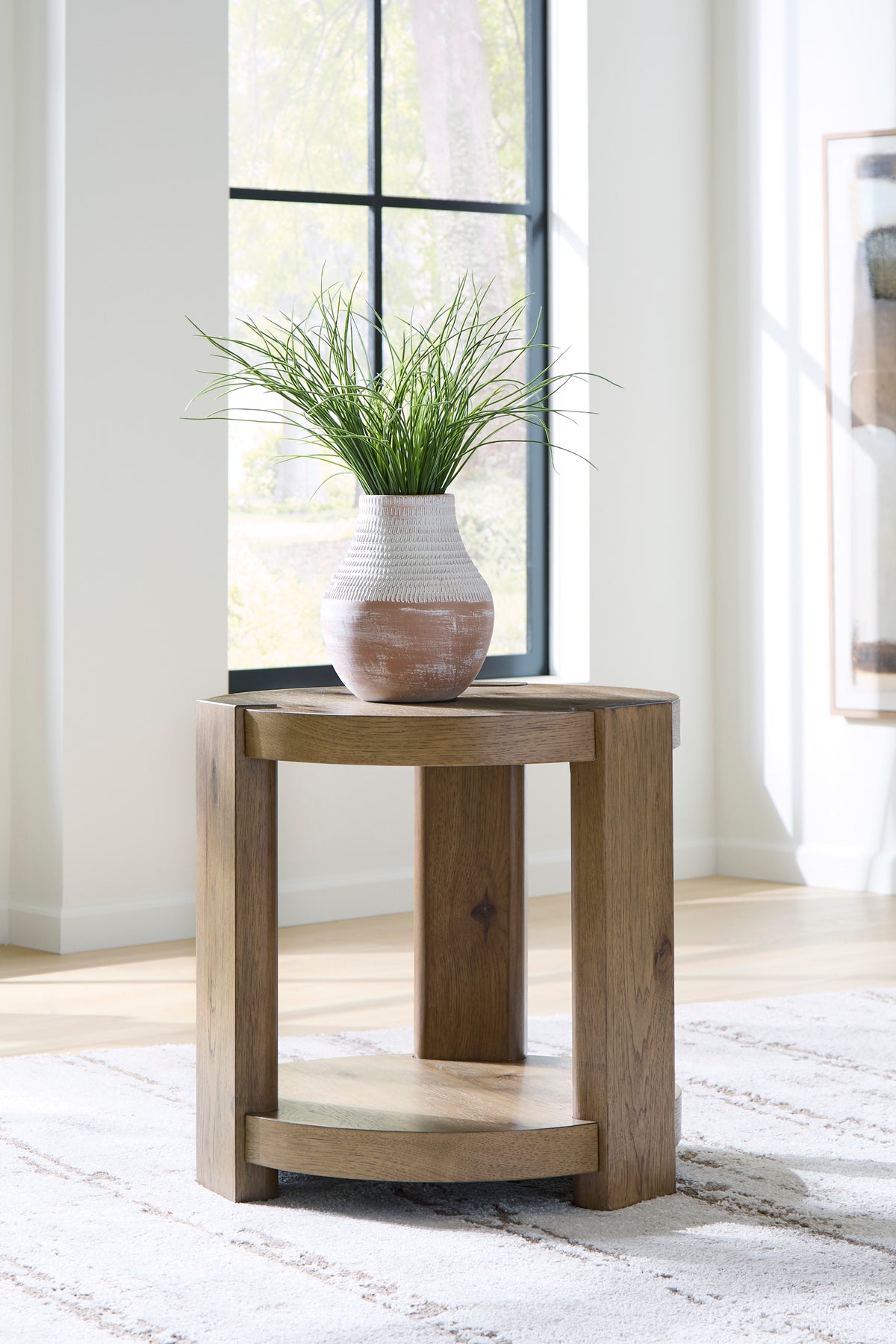 Ashley Flangren Round End Table