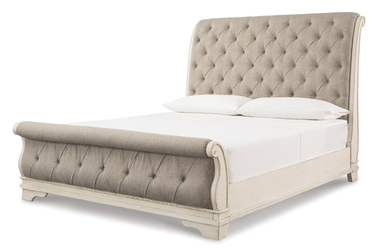 Realyn Sleigh Bed California King