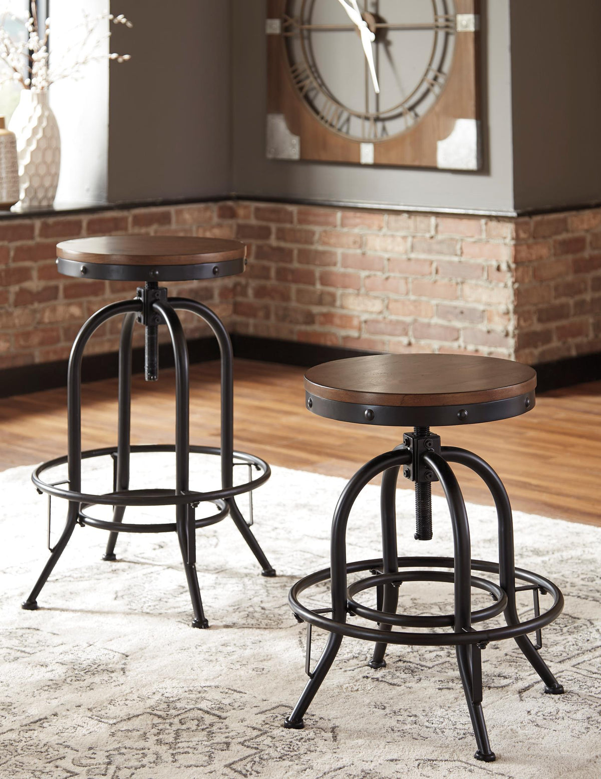 Valebeck Counter Height Bar Stool (Set of 2)