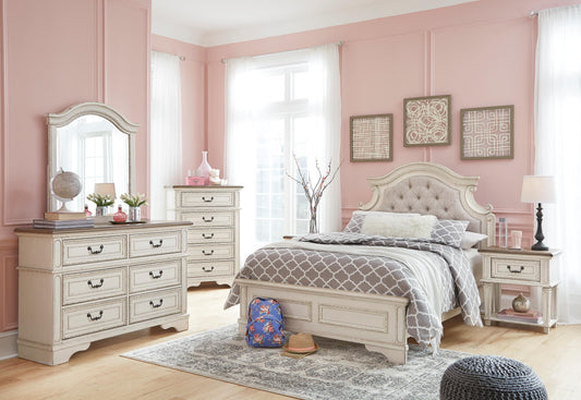 Realyn 54" 6 Drawer Dresser and Mirror - alternate view